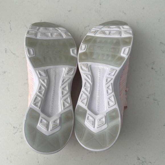 APL Techloom Wave W - Bleached Pink / White / Clear - Size 9 - Picture 6 of 7